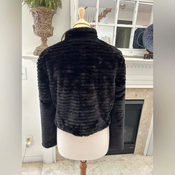 Betsey Johnson Cropped Black Teddy Jacket - Picture 9 of 12